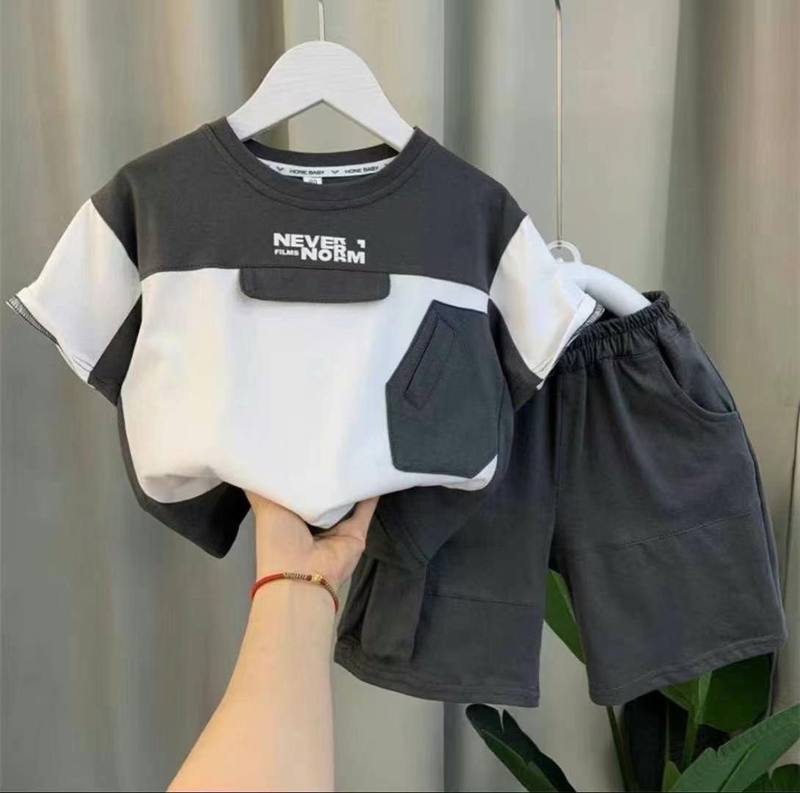 Boys Small Print Color Block Suit – Rs.1079 – Sheinn Pakistan