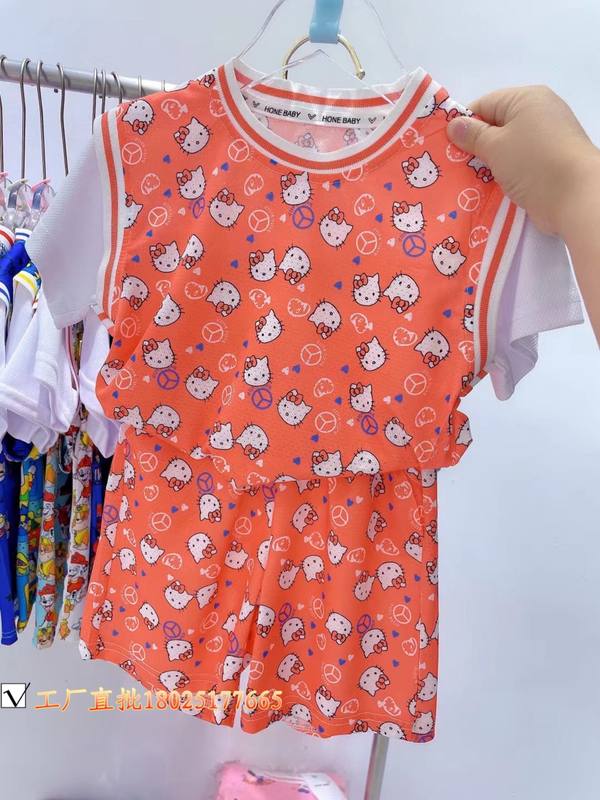 Baby Football Kit White Red Set – Rs.1079 – Sheinn Pakistan